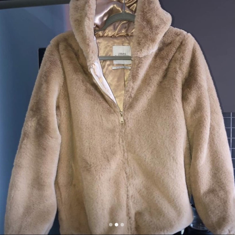 Oversized Faux-Fur Jacket - Picture 3 of 5